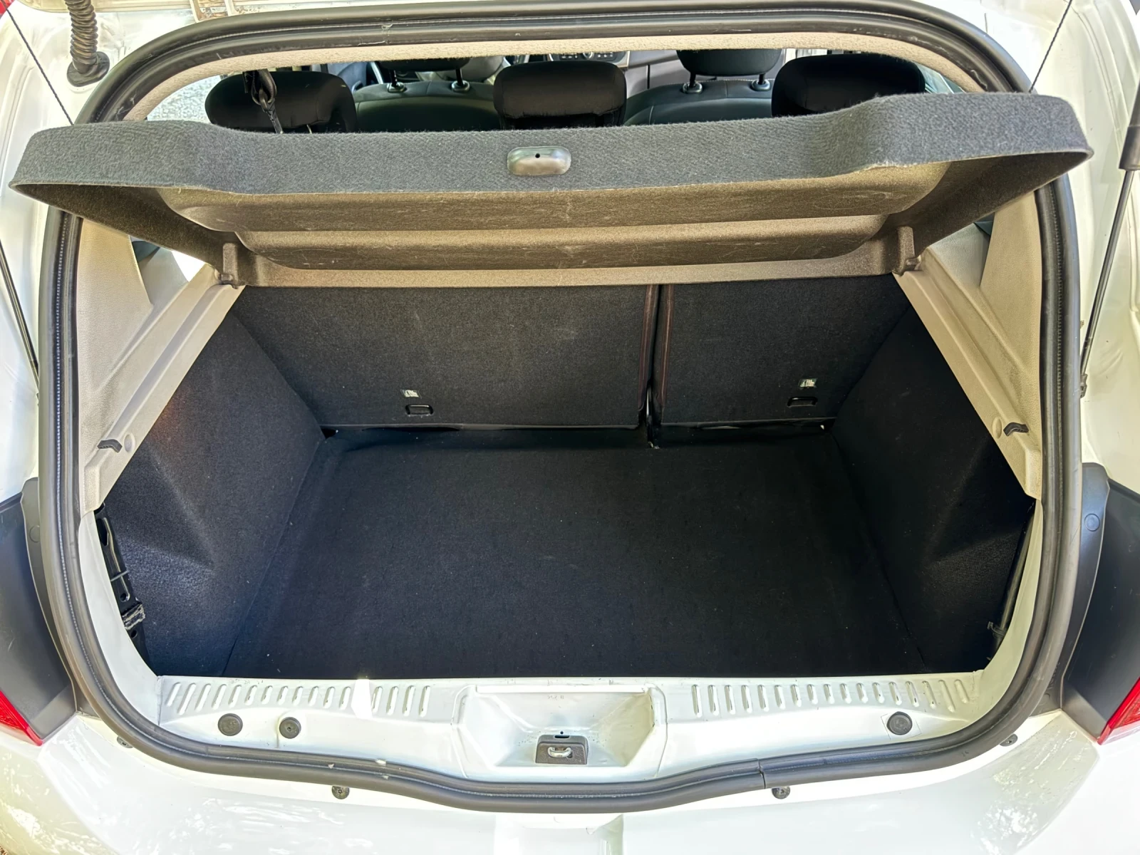 Dacia Sandero, снимка 9 - Автомобили и джипове - 55625647