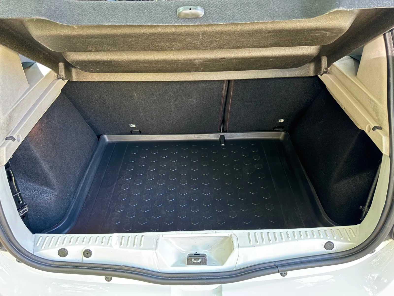 Dacia Sandero, снимка 10 - Автомобили и джипове - 55625647
