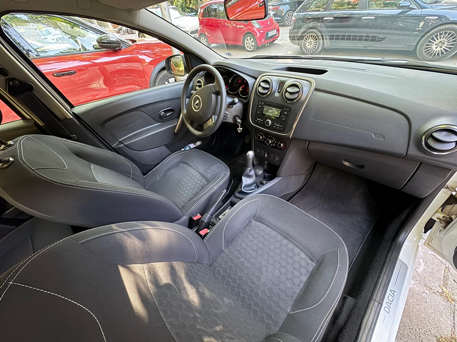 Dacia Sandero, снимка 11 - Автомобили и джипове - 55625647