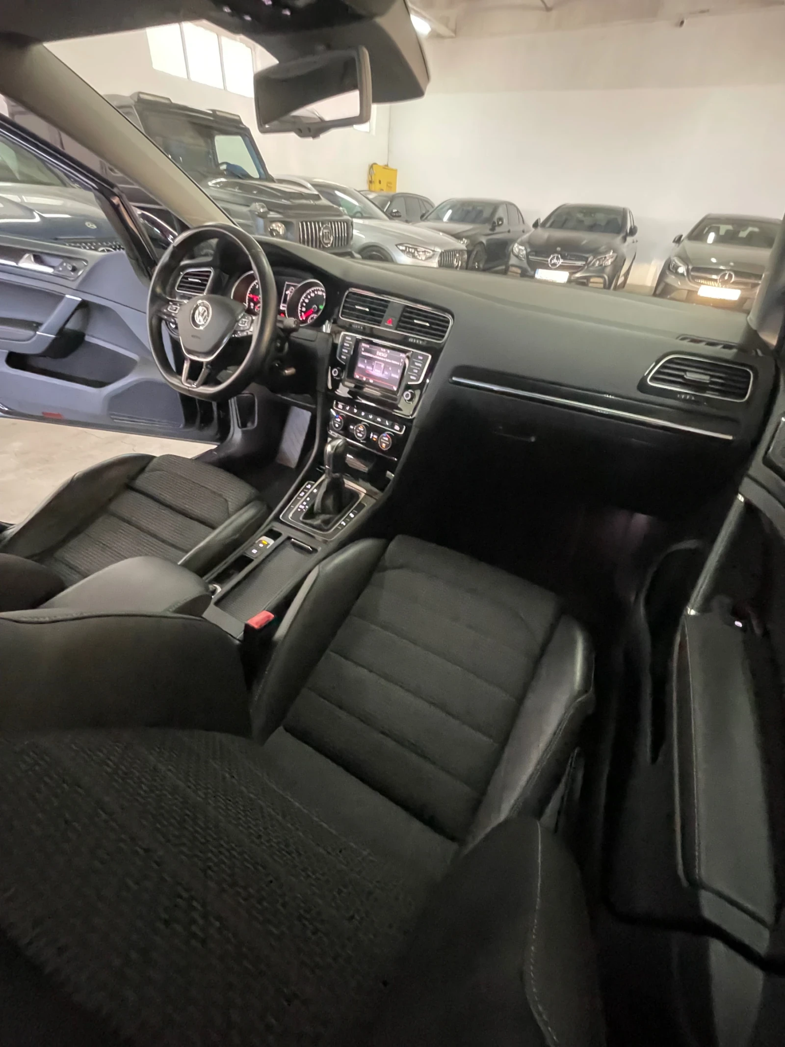 VW Golf 2.0Tdi/лед адаптив/дистр/подгрев/КАТО НОВА!!!, снимка 16 - Автомобили и джипове - 55961213
