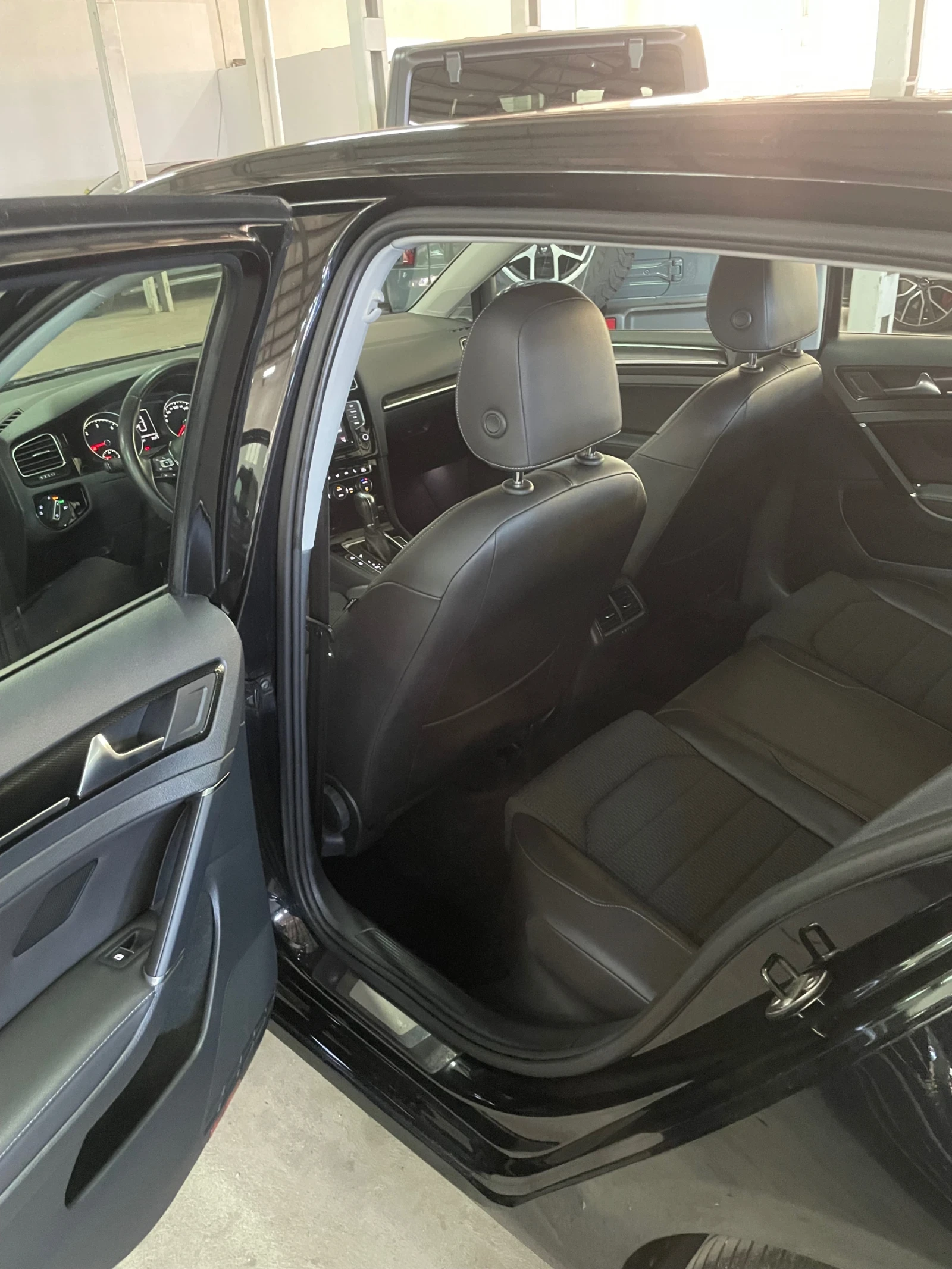 VW Golf 2.0Tdi/лед адаптив/дистр/подгрев/КАТО НОВА!!!, снимка 15 - Автомобили и джипове - 55961213