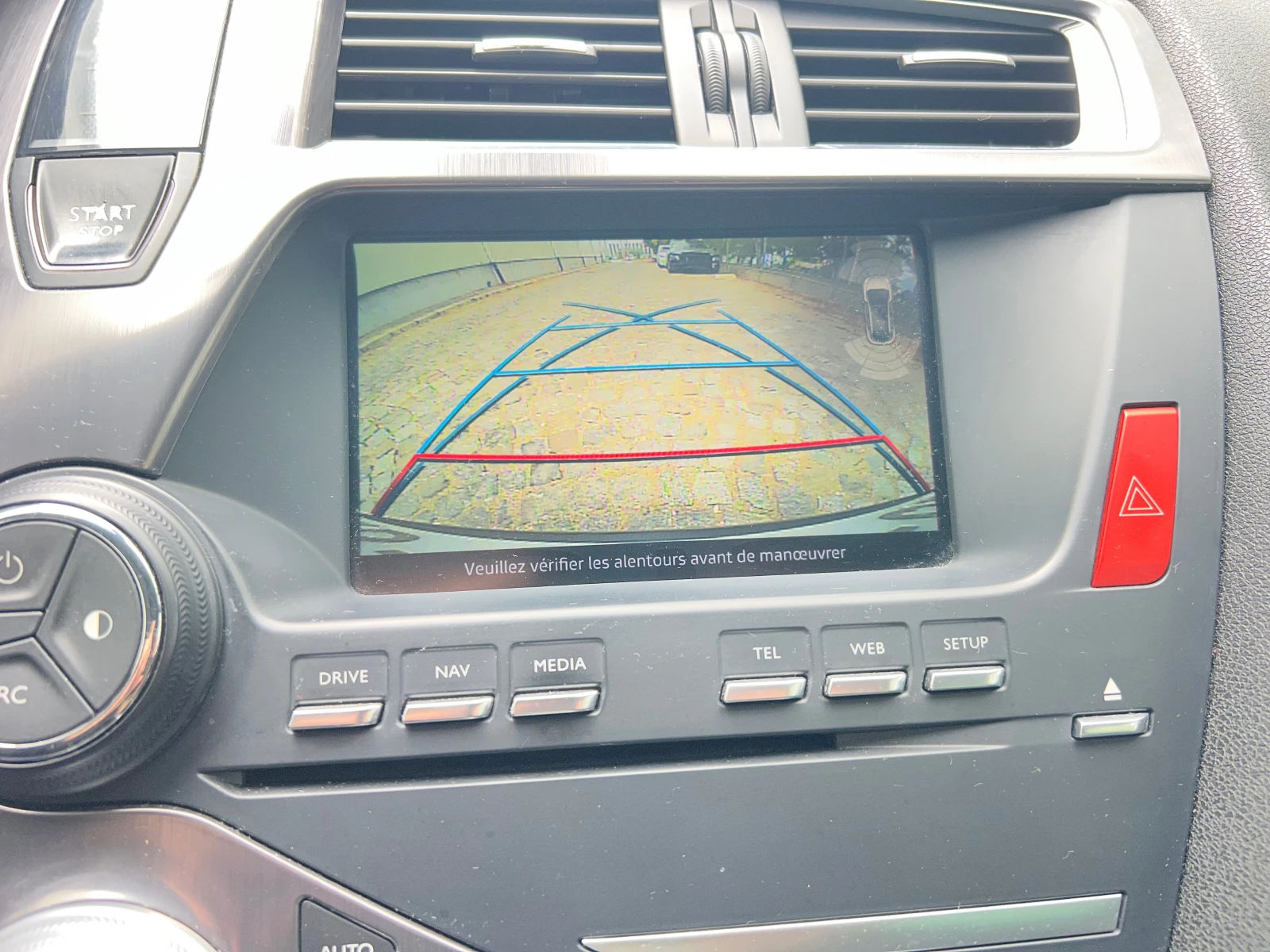 Citroen DS5 1.6 HDI FACELIFT* LED* NAVI* PANORAMA* CAMERA, снимка 13 - Автомобили и джипове - 56099936