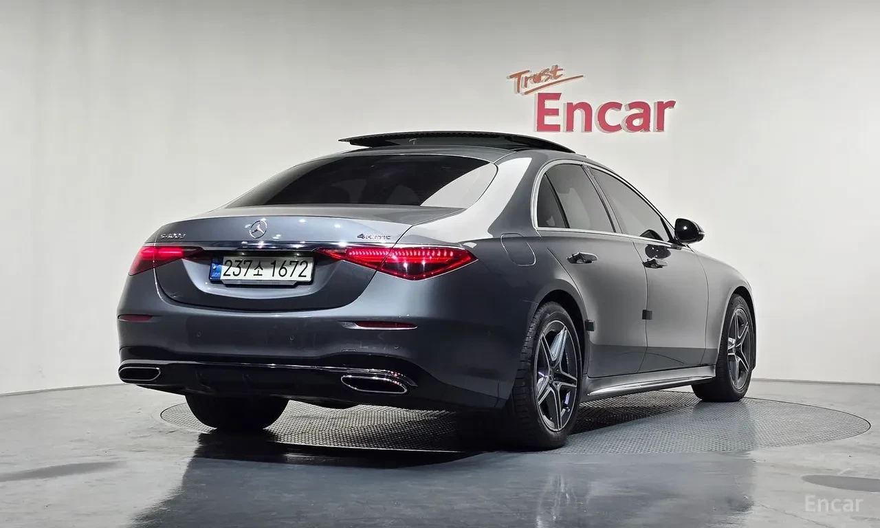 Mercedes-Benz S 400 4M / 360 / SOFT CLOSE / PANO / DISTR / HUD / ОБДУХ, снимка 2 - Автомобили и джипове - 56122340
