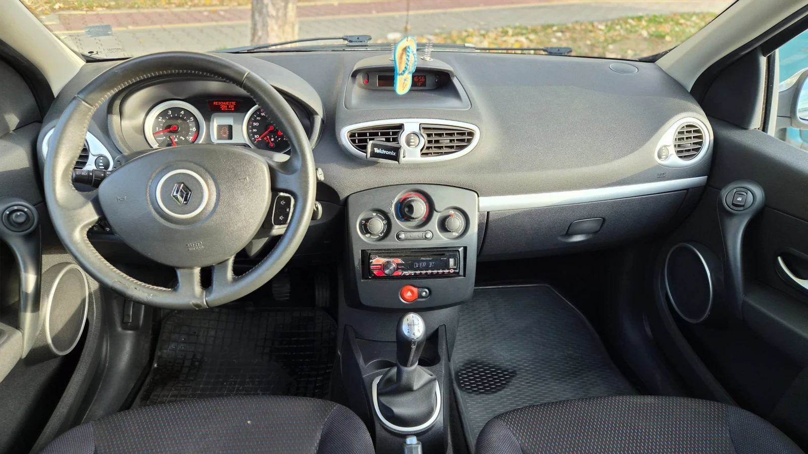 Renault Clio 1.2  75кс, снимка 10 - Автомобили и джипове - 56528655