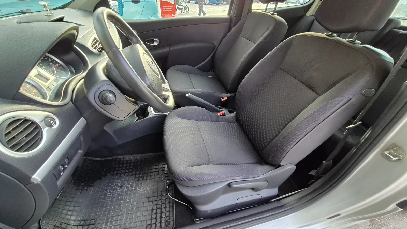 Renault Clio 1.2  75кс, снимка 8 - Автомобили и джипове - 56528655