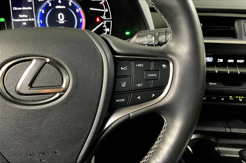 Lexus UX 250h PREMIUM - HYBRID - AWD - 2.0L 4-CYLINDER DOHC, снимка 13 - Автомобили и джипове - 47307639