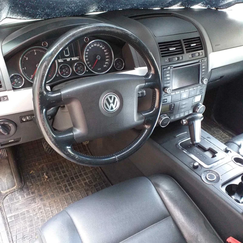 VW Touareg 2.5TDI, снимка 5 - Автомобили и джипове - 47969873