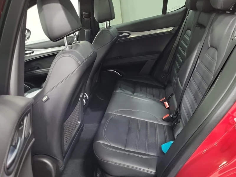 Alfa Romeo Stelvio * VELOCE * CARFAX * БЕЗ ПЪРВОНАЧАЛНА ВНОСКА, снимка 13 - Автомобили и джипове - 53294906
