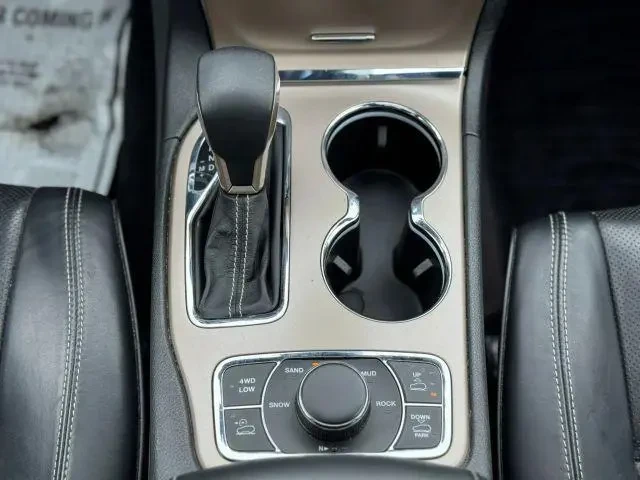 Jeep Grand cherokee Overland, снимка 17 - Автомобили и джипове - 55508824