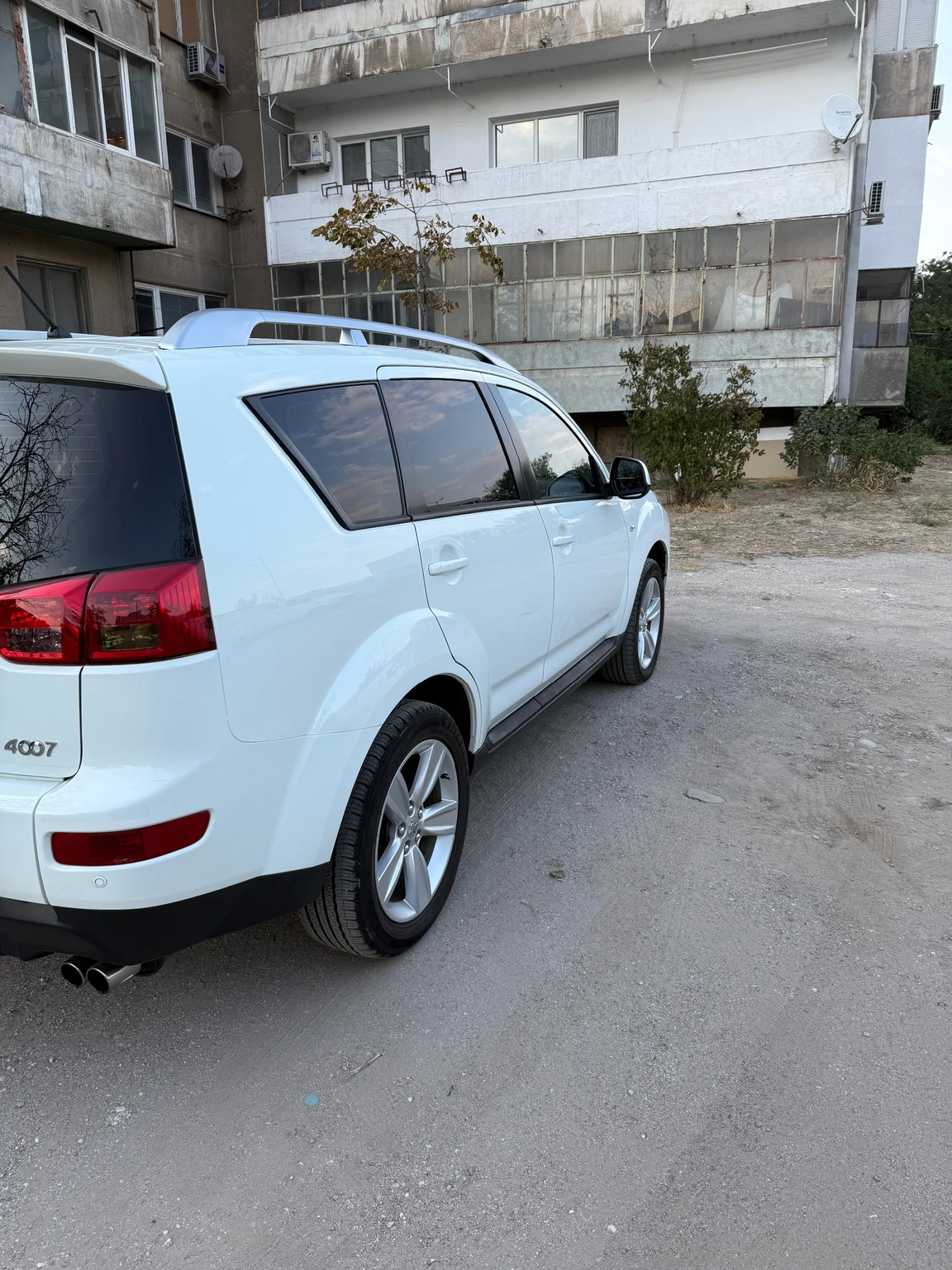 Peugeot 4007 2.2 TD (156 Hp) - изображение 5
