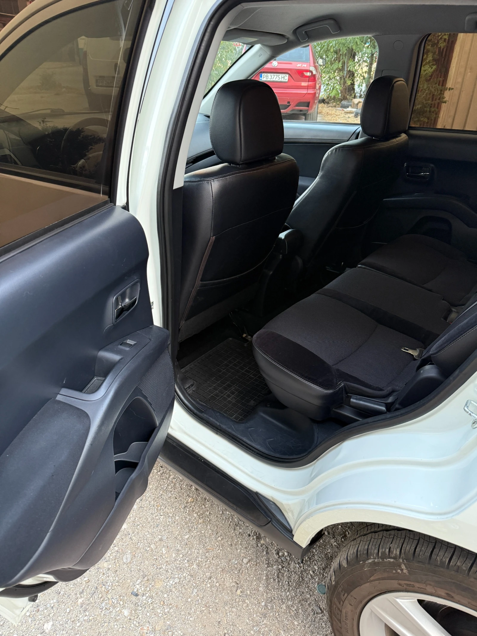 Peugeot 4007 2.2 TD (156 Hp) - изображение 8