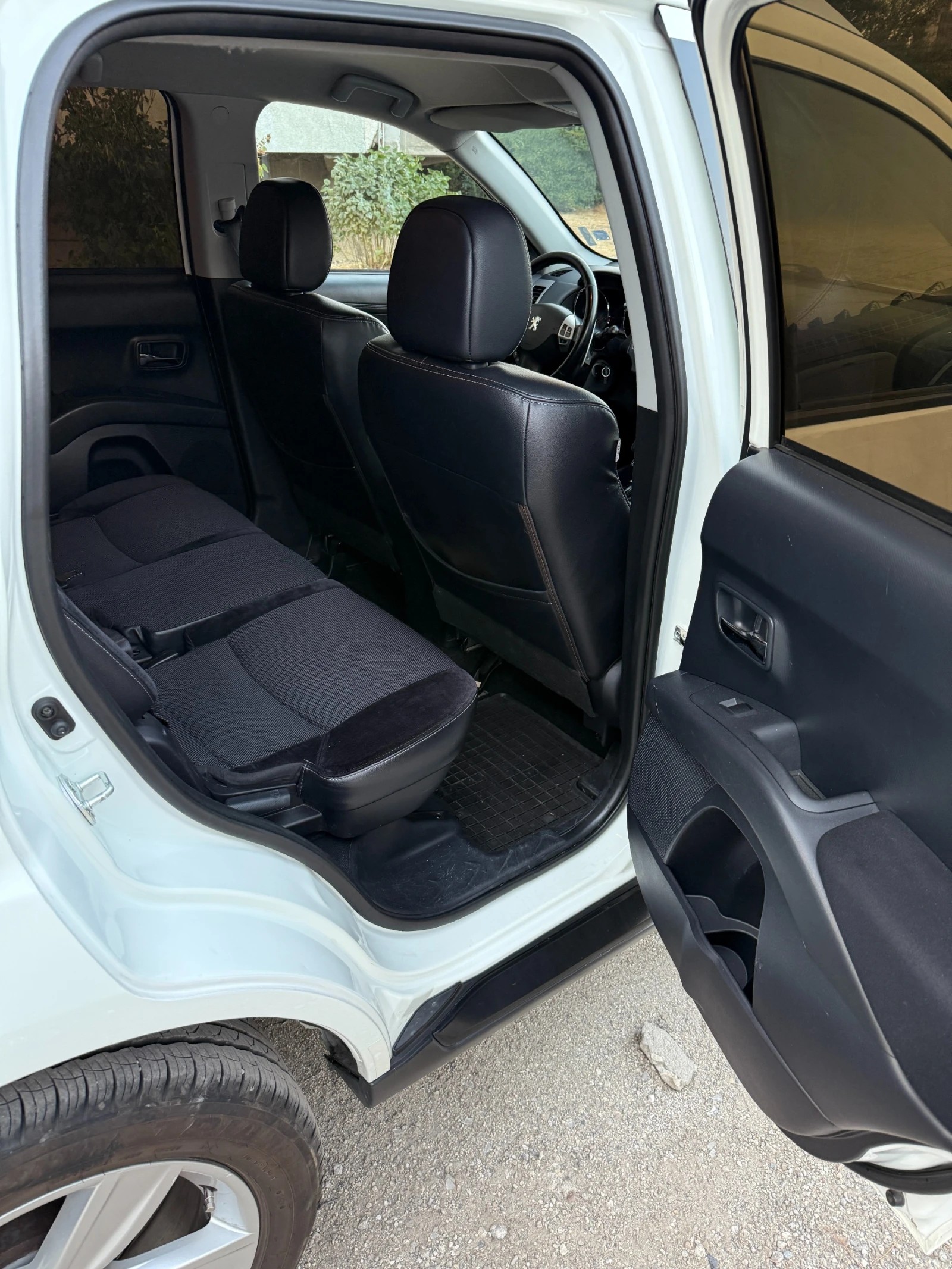 Peugeot 4007 2.2 TD (156 Hp) - изображение 10
