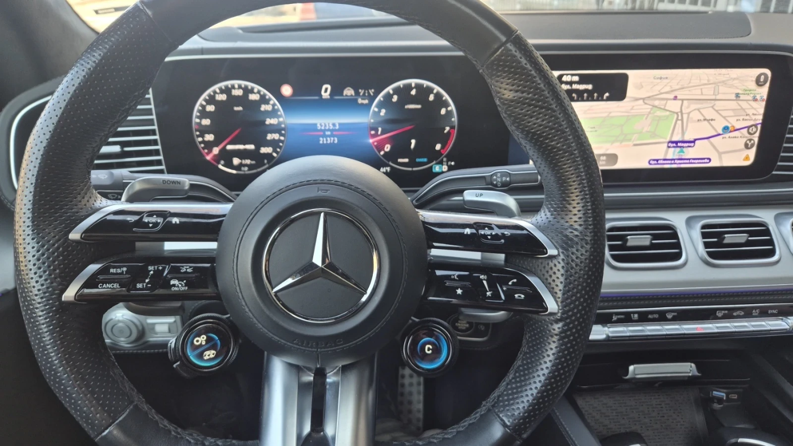 Mercedes-Benz GLE 63 S AMG 4-MATIC + /COUPE/PANO/BURMESTER, снимка 7 - Автомобили и джипове - 53739552