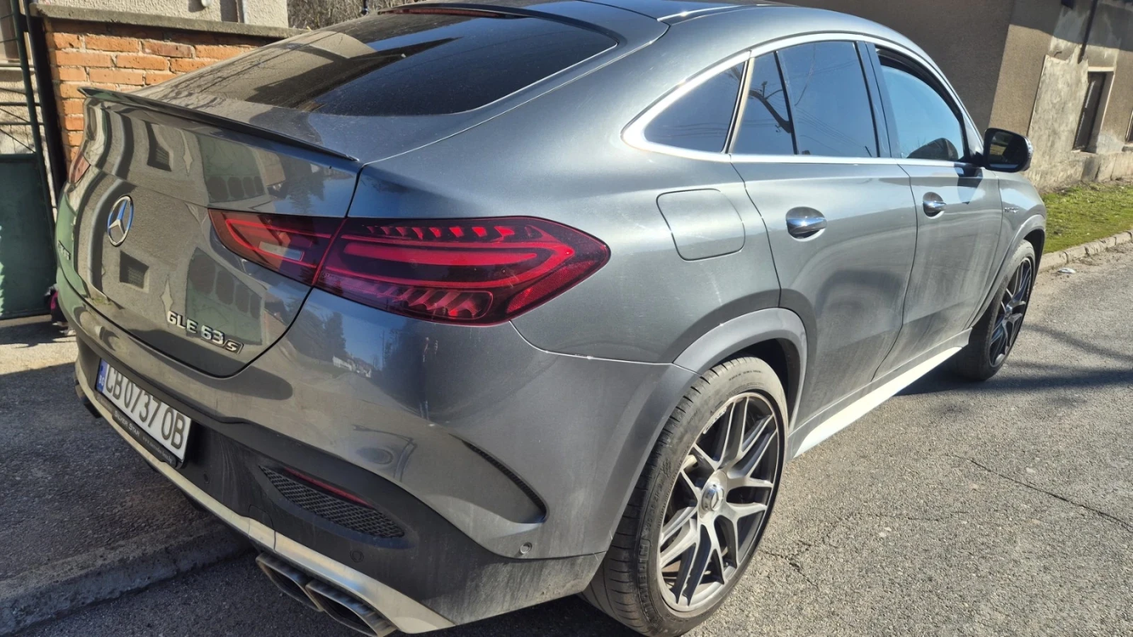 Mercedes-Benz GLE 63 S AMG 4-MATIC + /COUPE/PANO/BURMESTER, снимка 2 - Автомобили и джипове - 53739552