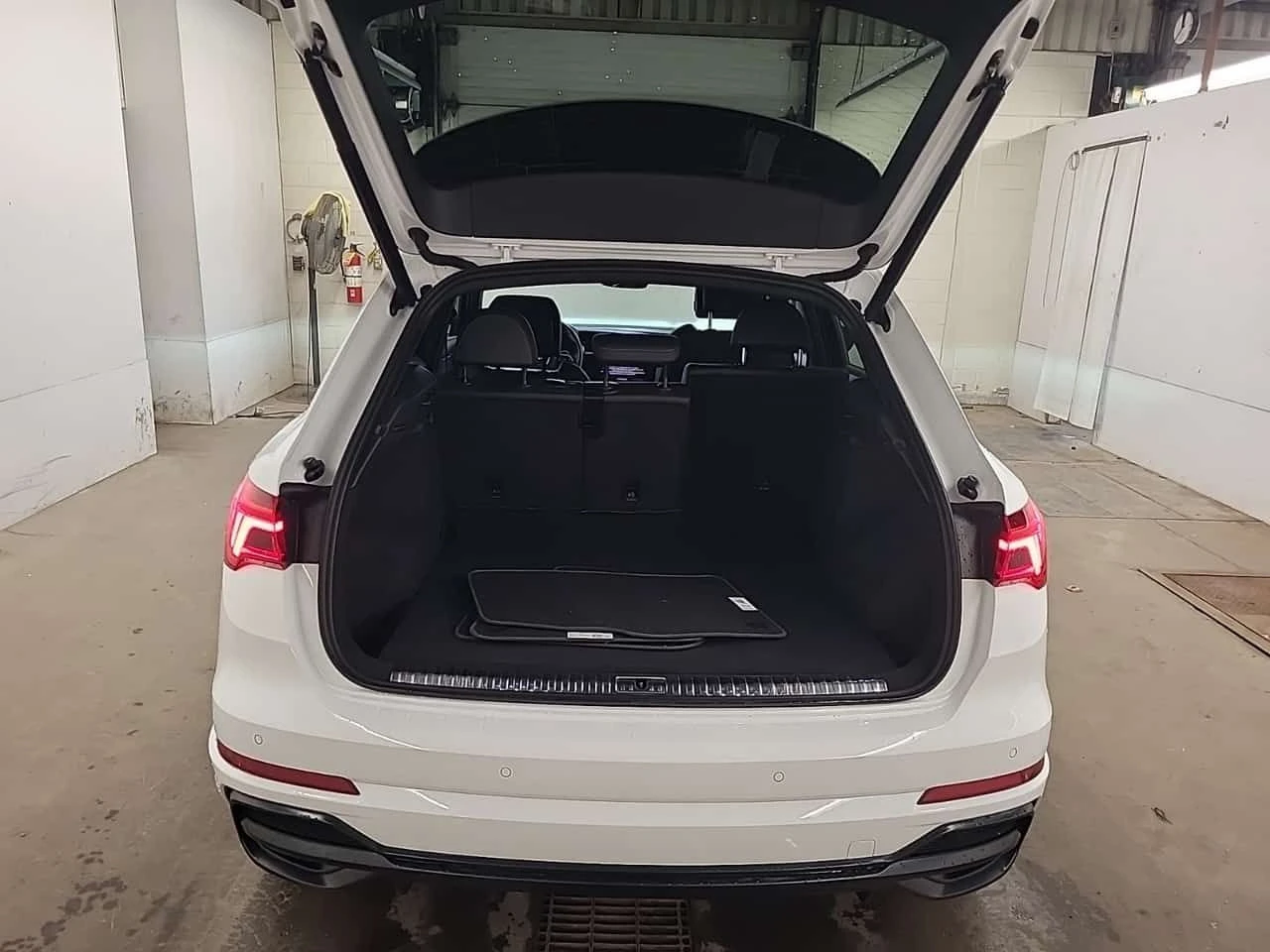 Audi Q3 S line//PROGRESSIV /CARFAX /Подгрев/Панорама/, снимка 7 - Автомобили и джипове - 53880488