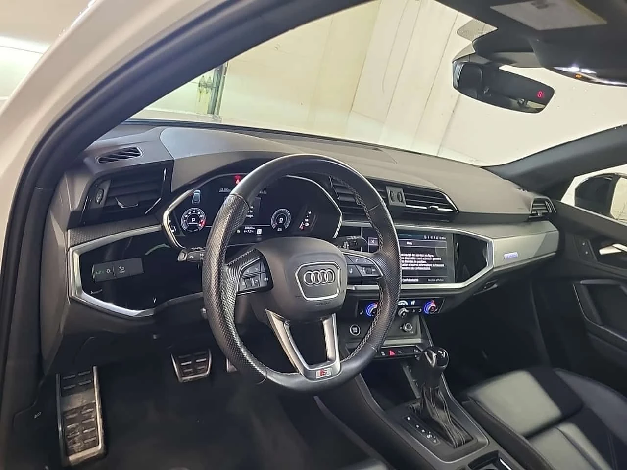 Audi Q3 S line//PROGRESSIV /CARFAX /Подгрев/Панорама/, снимка 12 - Автомобили и джипове - 53880488