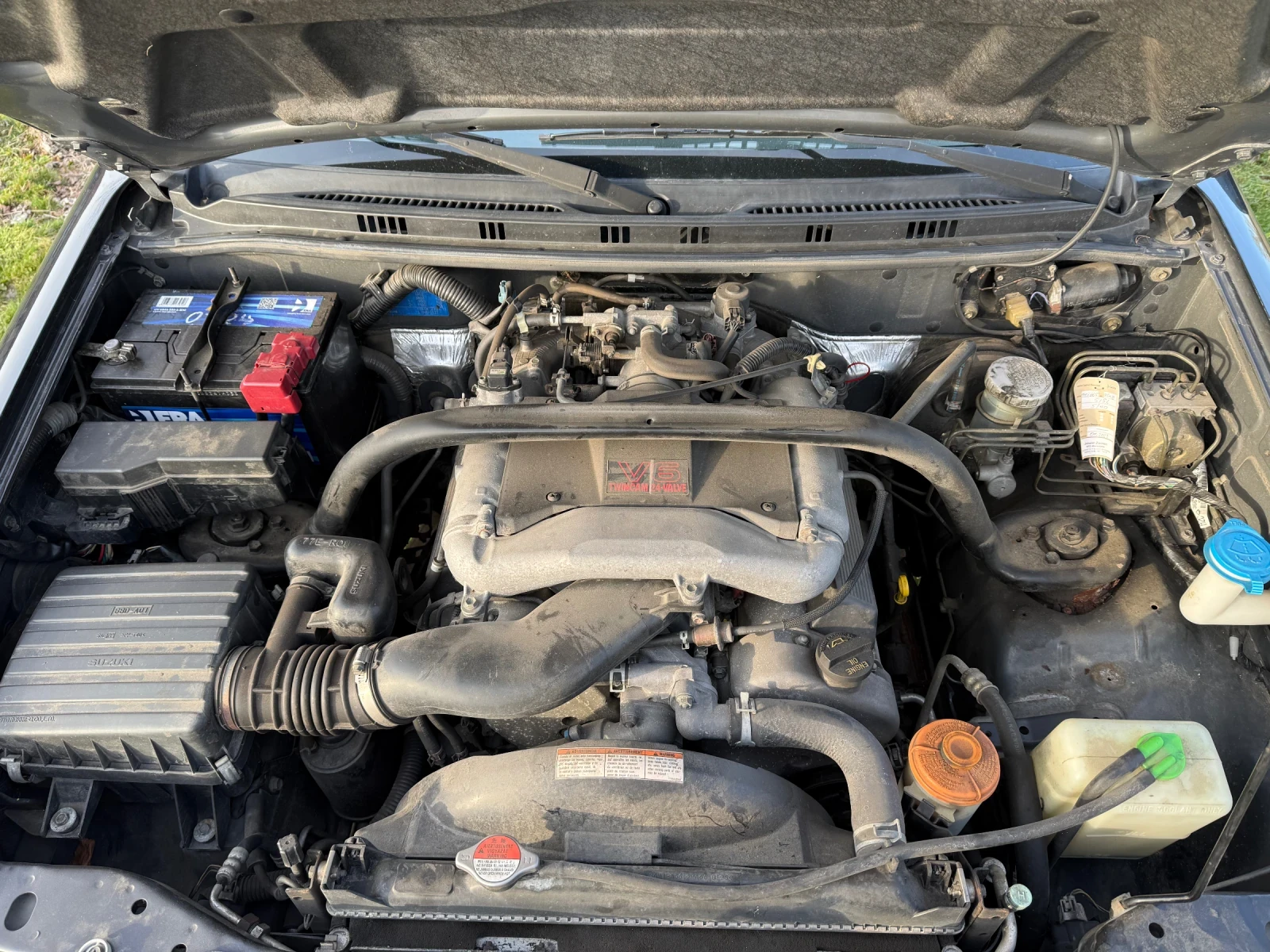 Suzuki Grand vitara 2.5, снимка 10 - Автомобили и джипове - 53927529