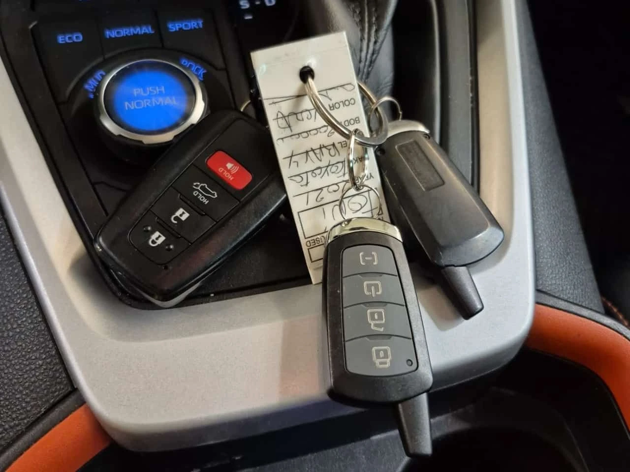 Toyota Rav4 * TRAIL * 2 БРОЯ ГУМИ* 3 КЛЮЧА* ПАНОРАМА* ПОДГРЕВИ, снимка 8 - Автомобили и джипове - 53946809