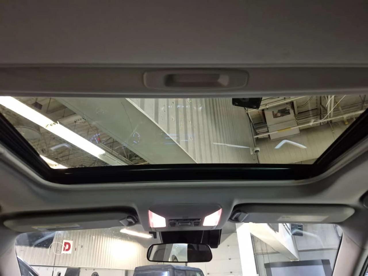 Toyota Rav4 * TRAIL * 2 БРОЯ ГУМИ* 3 КЛЮЧА* ПАНОРАМА* ПОДГРЕВИ, снимка 12 - Автомобили и джипове - 53946809