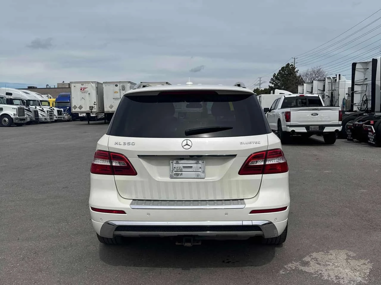 Mercedes-Benz ML 350 * BlueTEC * CARFAX * Harman Kardon * Панорама * , снимка 4 - Автомобили и джипове - 54197209