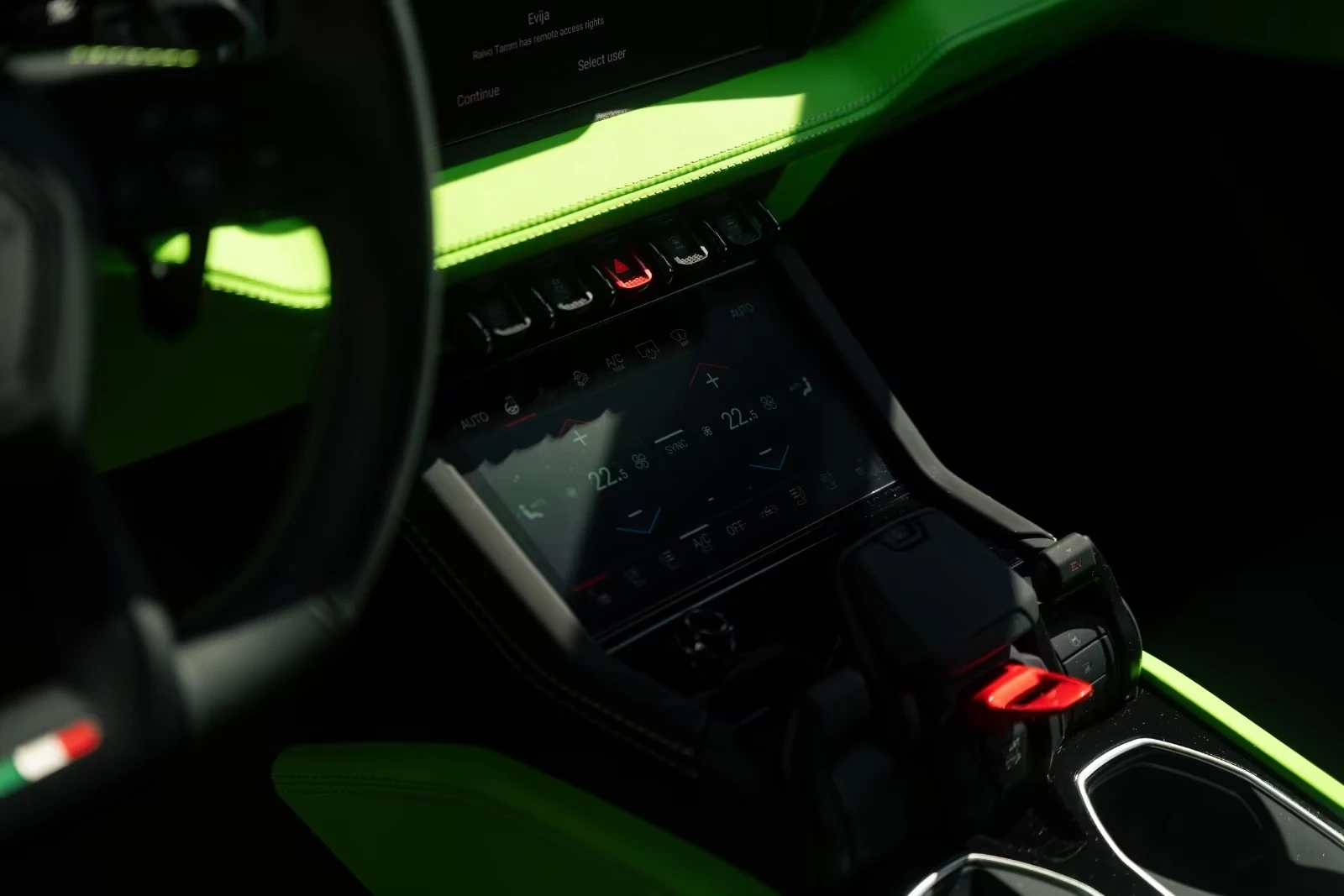 Lamborghini Urus SE / FACELIFT / PLUG-IN / 3D B&O / PANO / HEAD UP/, снимка 9 - Автомобили и джипове - 54364892