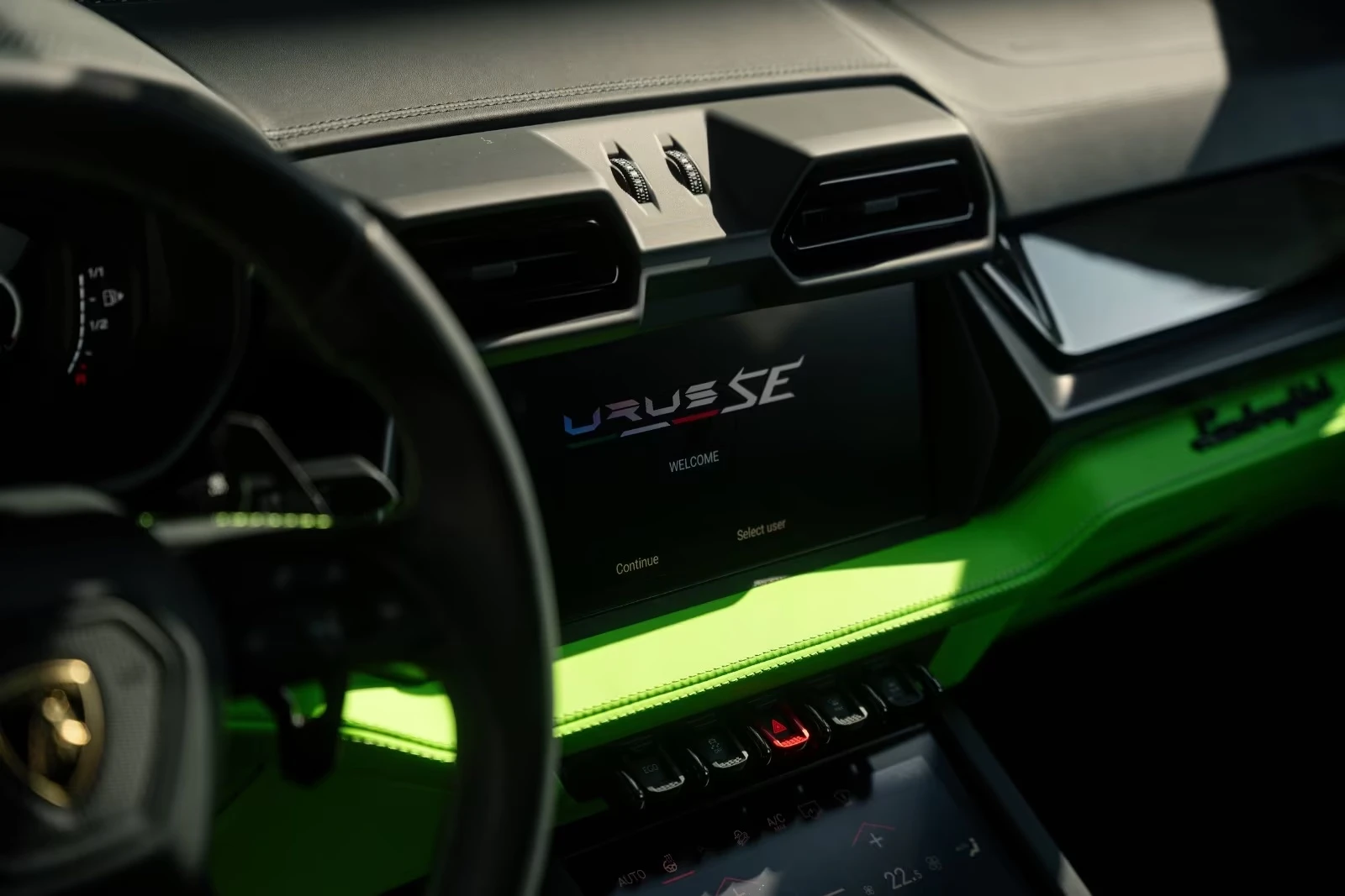 Lamborghini Urus SE / FACELIFT / PLUG-IN / 3D B&O / PANO / HEAD UP/, снимка 8 - Автомобили и джипове - 54364892