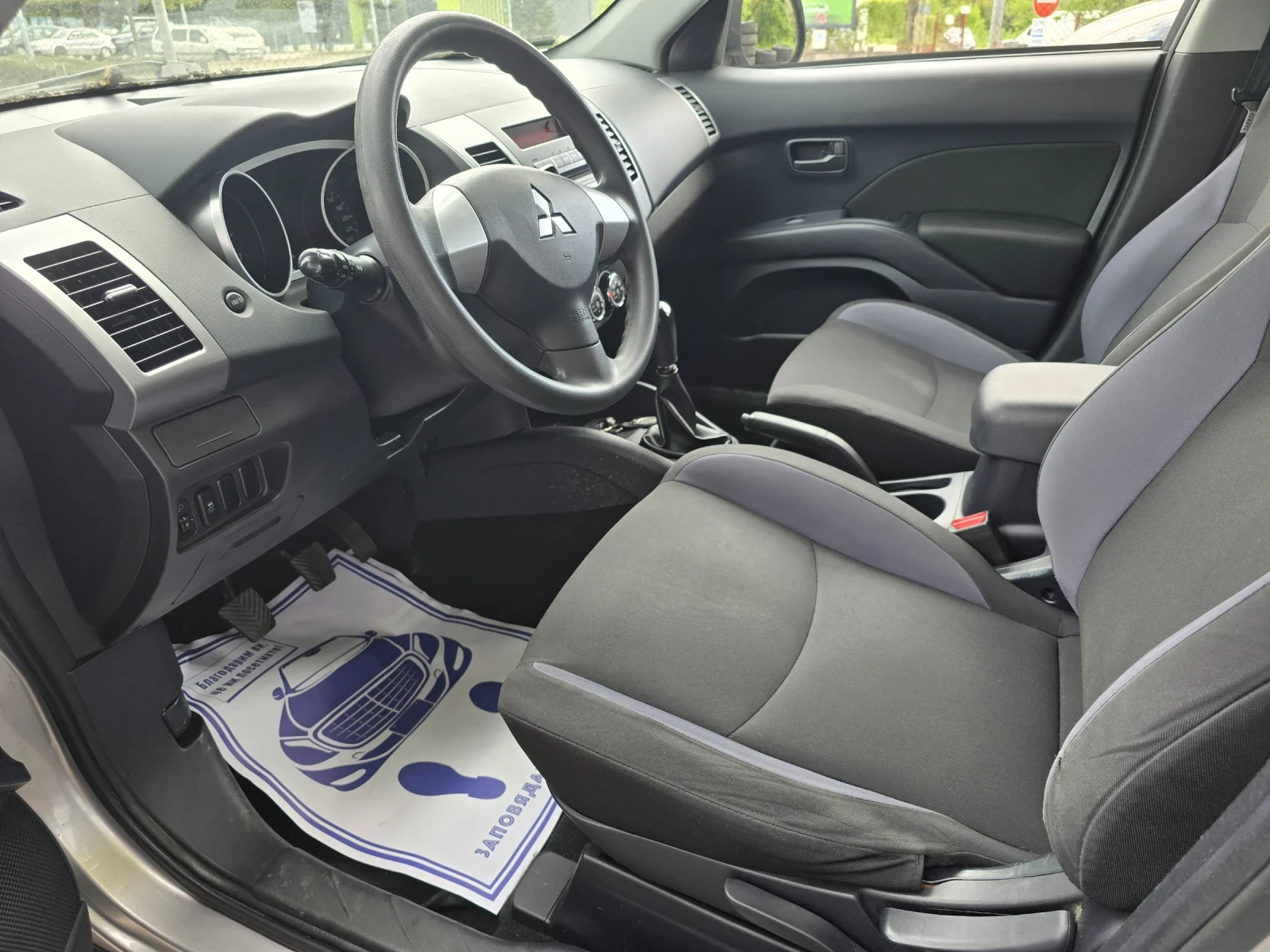 Mitsubishi Outlander 2.0i ШВЕЙЦАРИЯ , снимка 10 - Автомобили и джипове - 54503254