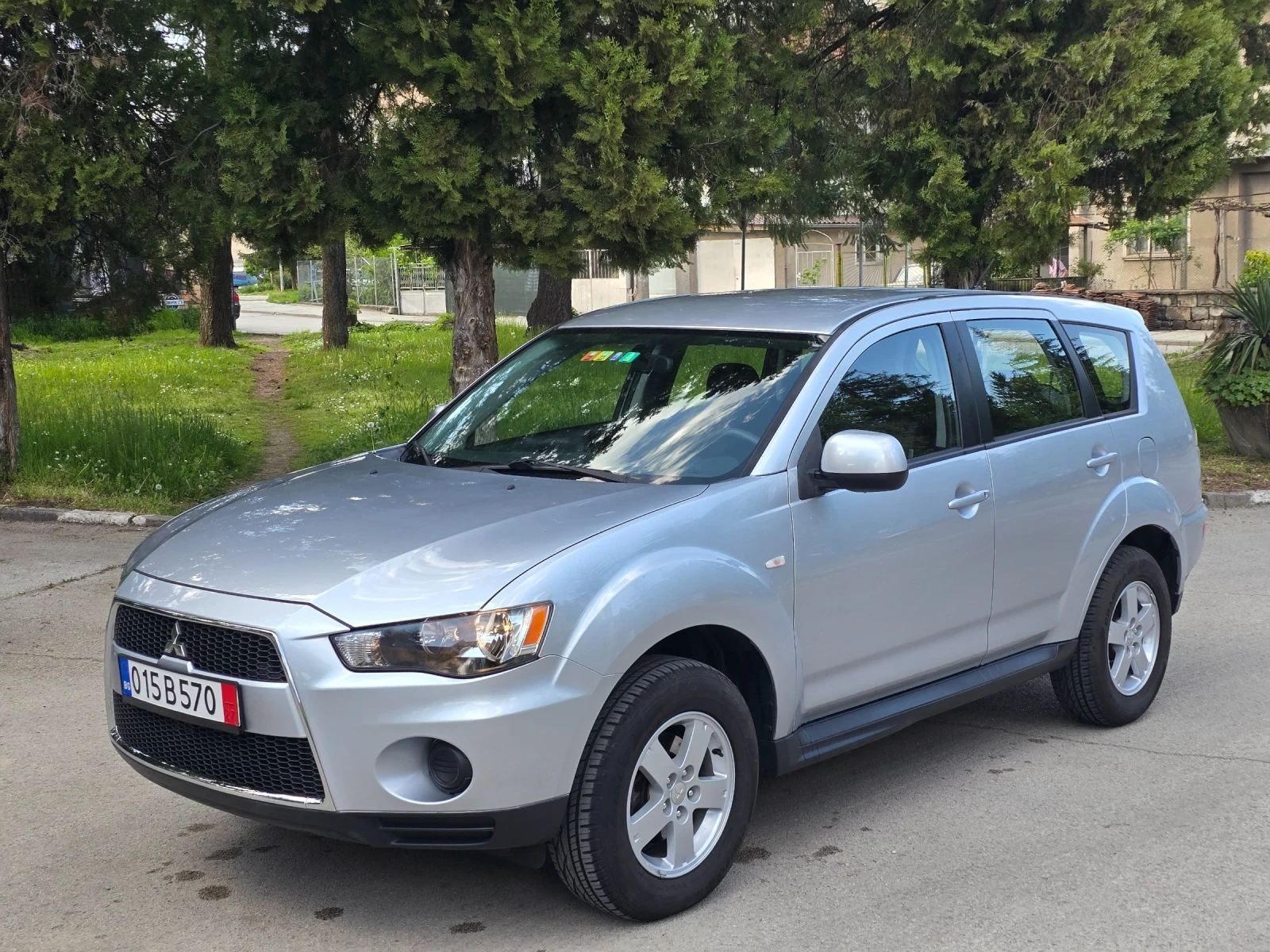 Mitsubishi Outlander 2.0i ШВЕЙЦАРИЯ , снимка 9 - Автомобили и джипове - 54503254