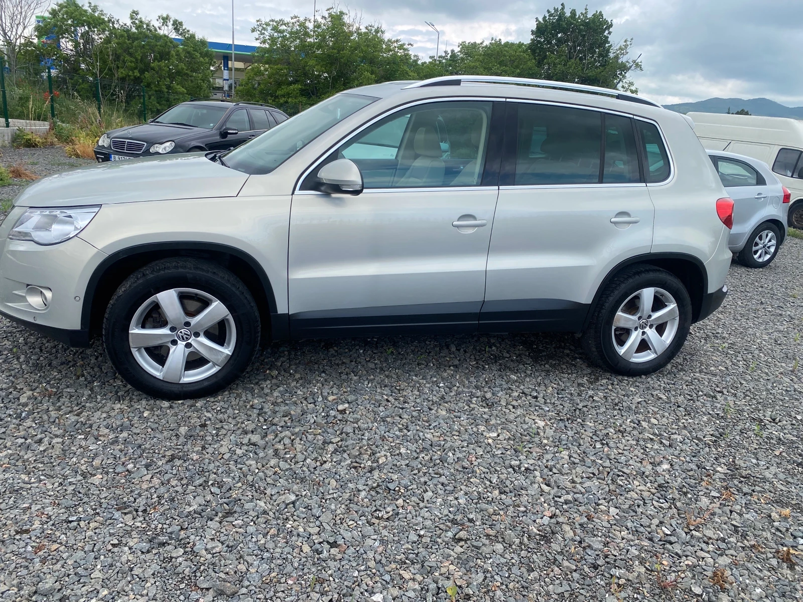 VW Tiguan 2.0  185хил. Кожа, снимка 2 - Автомобили и джипове - 54645544