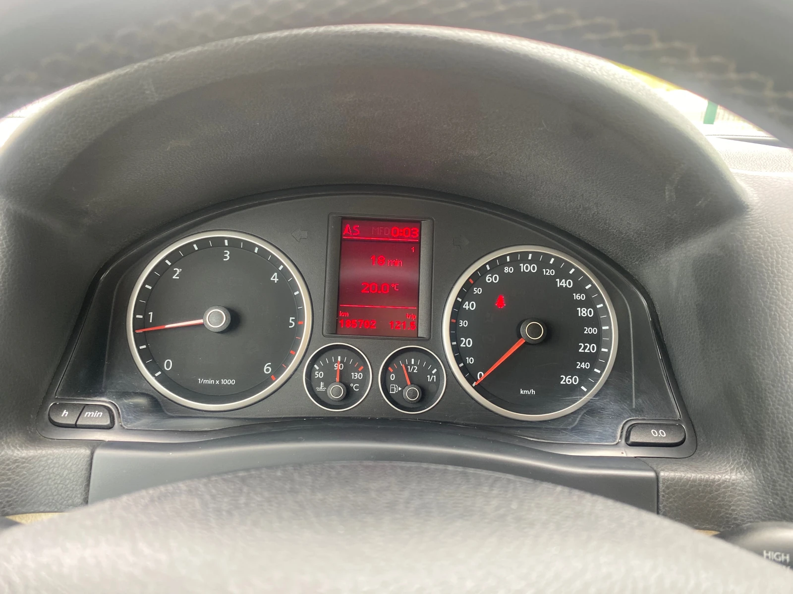 VW Tiguan 2.0  185хил. Кожа, снимка 14 - Автомобили и джипове - 54645544