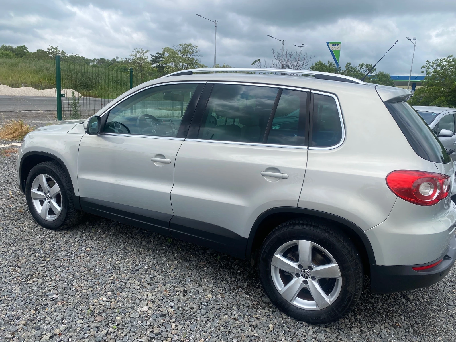 VW Tiguan 2.0  185хил. Кожа, снимка 6 - Автомобили и джипове - 54645544