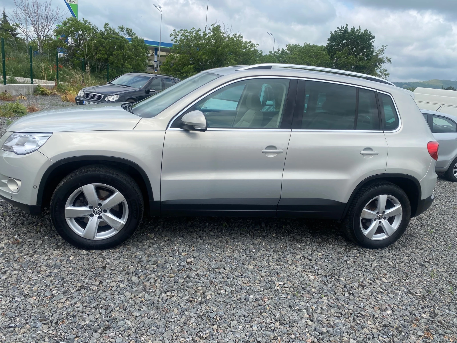 VW Tiguan 2.0  185хил. Кожа, снимка 5 - Автомобили и джипове - 54645544