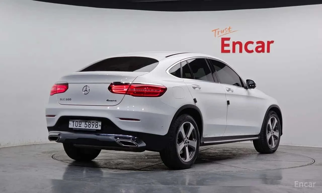Mercedes-Benz GLC 300 4MATIC Coupe| АВТОКРЕДИТ БЕЗ ПЪРВОНАЧАЛНА ВНОСКА |, снимка 2 - Автомобили и джипове - 55570433