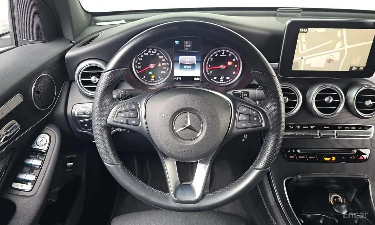 Mercedes-Benz GLC 300 4MATIC Coupe| АВТОКРЕДИТ БЕЗ ПЪРВОНАЧАЛНА ВНОСКА |, снимка 13 - Автомобили и джипове - 55570433