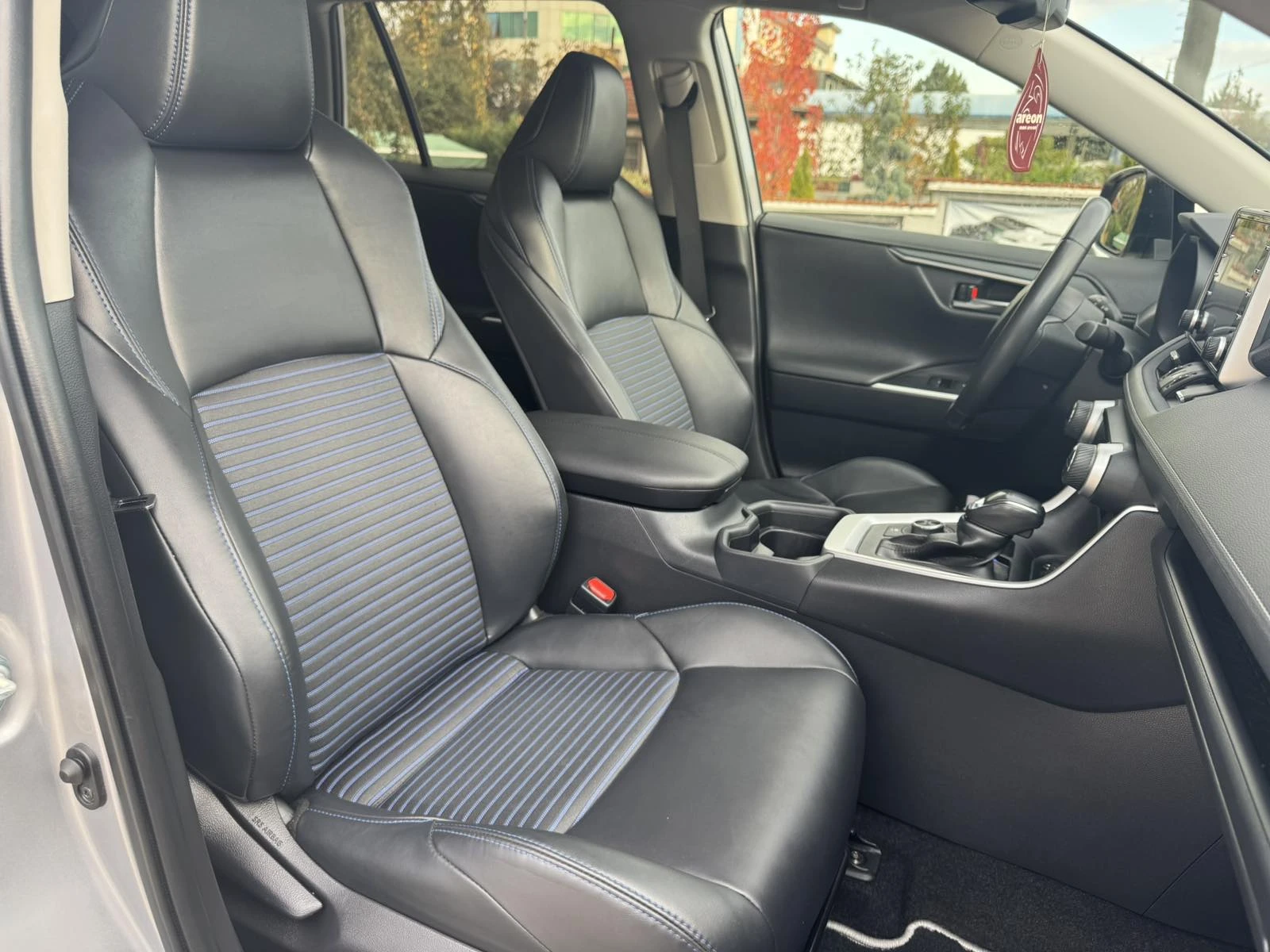 Toyota Rav4 AWD, снимка 9 - Автомобили и джипове - 55674599