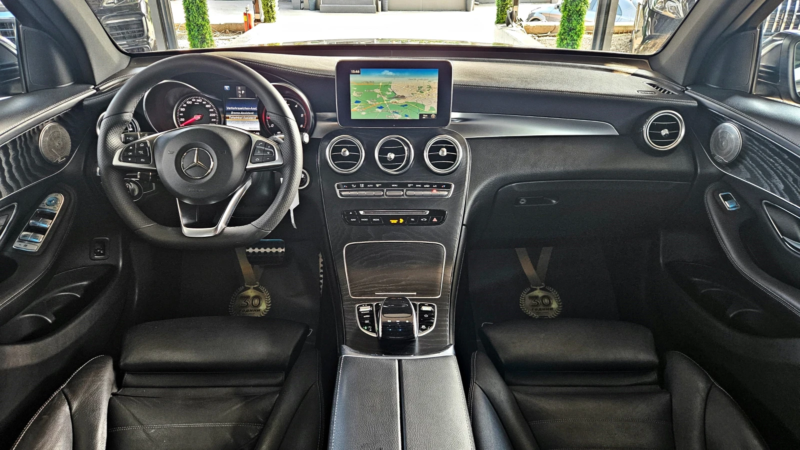 Mercedes-Benz GLC 250 AMG/GERMANY/360CAMERA/PANO/AIR/AMBI/LINE ASSYS/LIZ, снимка 9 - Автомобили и джипове - 55717126