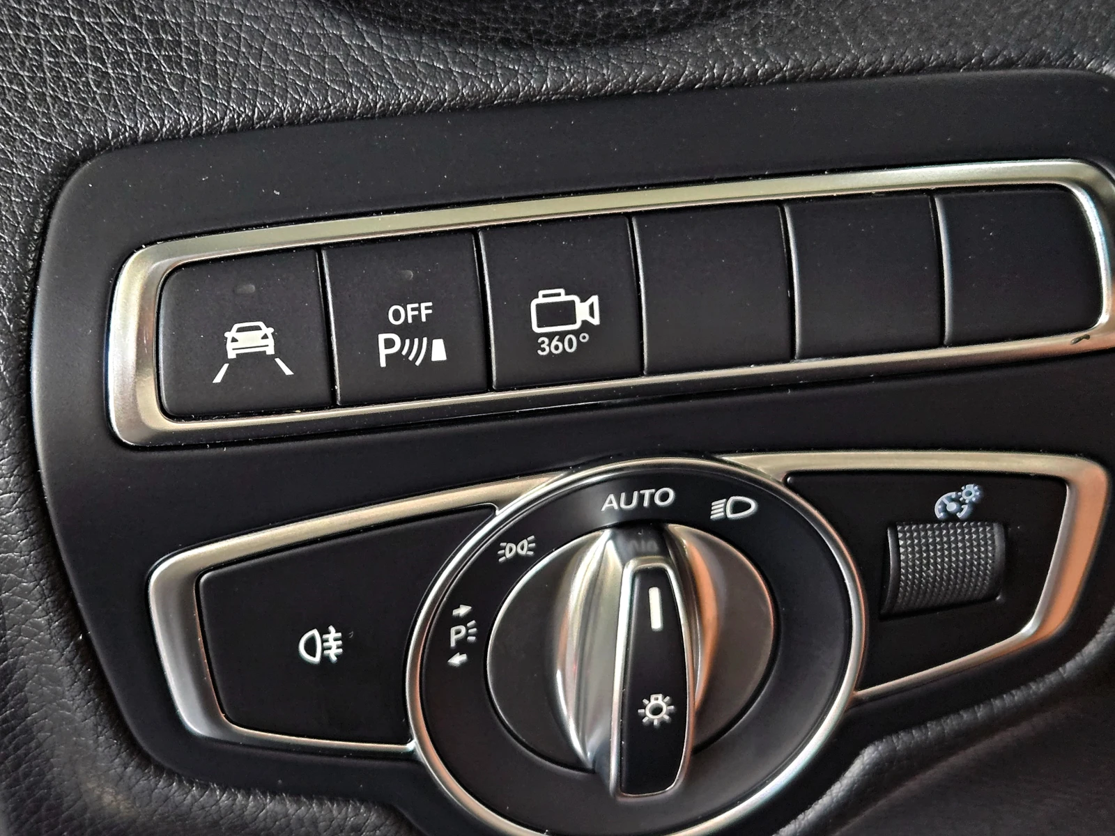 Mercedes-Benz GLC 250 AMG/GERMANY/360CAMERA/PANO/AIR/AMBI/LINE ASSYS/LIZ, снимка 12 - Автомобили и джипове - 55717126