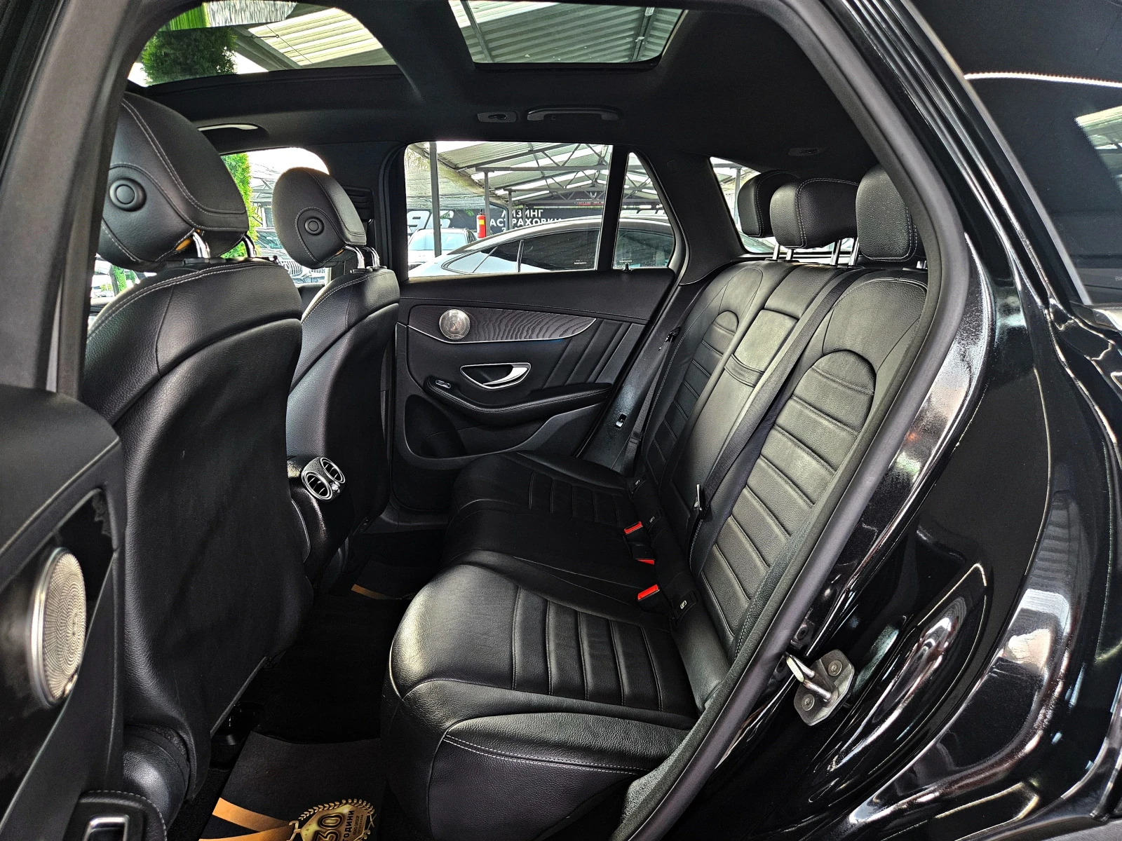 Mercedes-Benz GLC 250 AMG/GERMANY/360CAMERA/PANO/AIR/AMBI/LINE ASSYS/LIZ, снимка 16 - Автомобили и джипове - 55717126