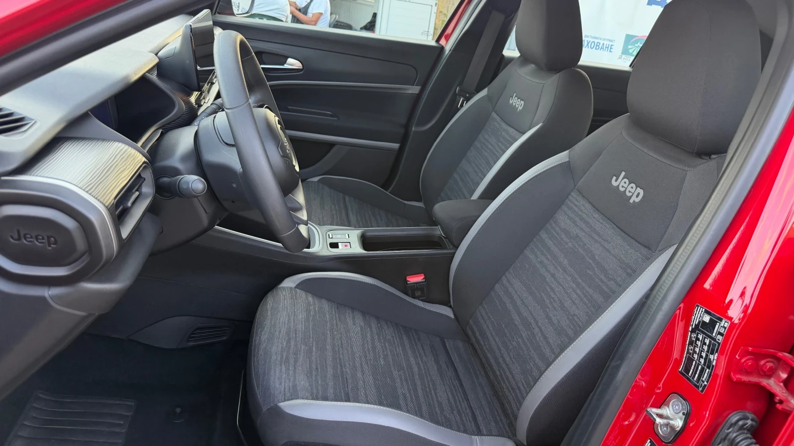 Jeep Avenger 18500km.  Rubi Red, снимка 8 - Автомобили и джипове - 56129235