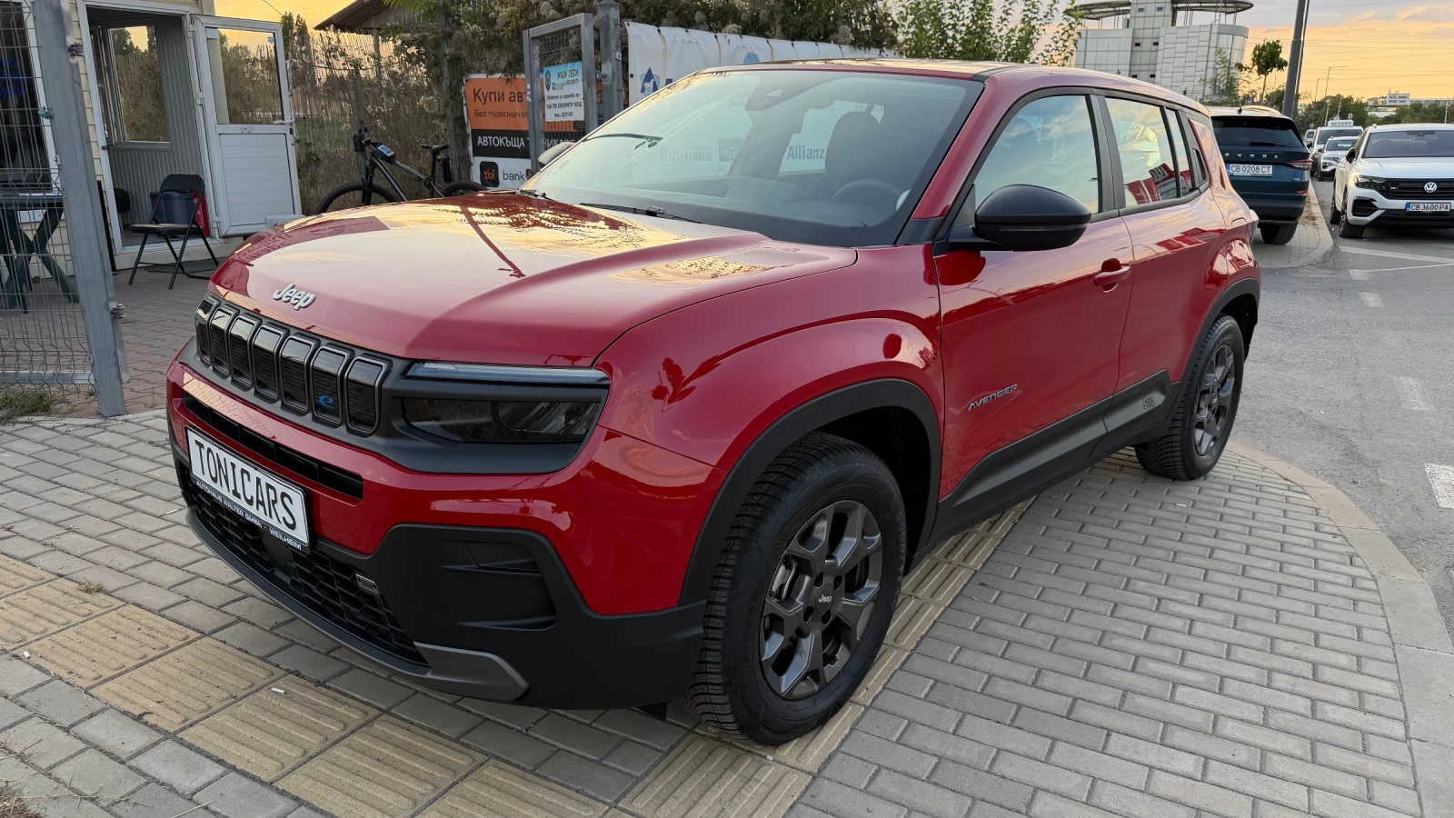 Jeep Avenger 18500km.  Rubi Red, снимка 1 - Автомобили и джипове - 56129235