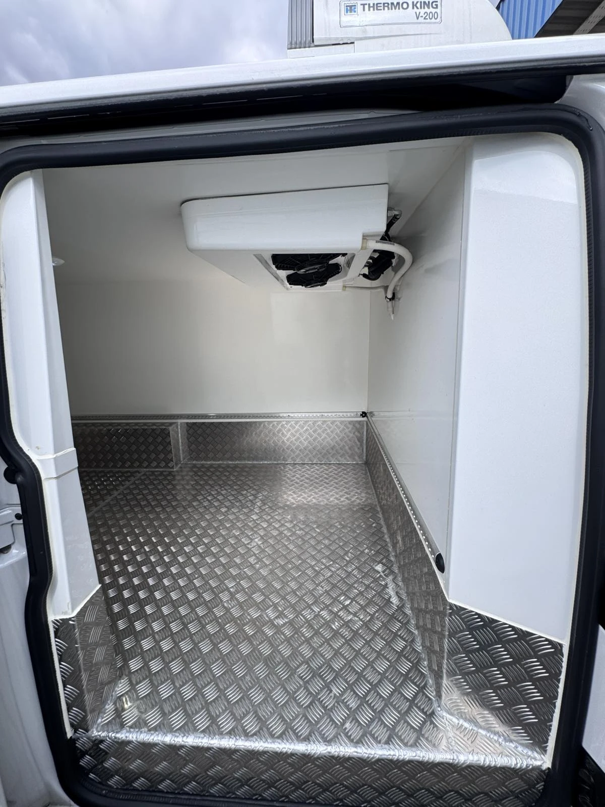 VW Transporter Т6.1 Хладилен, снимка 12 - Бусове и автобуси - 54329291