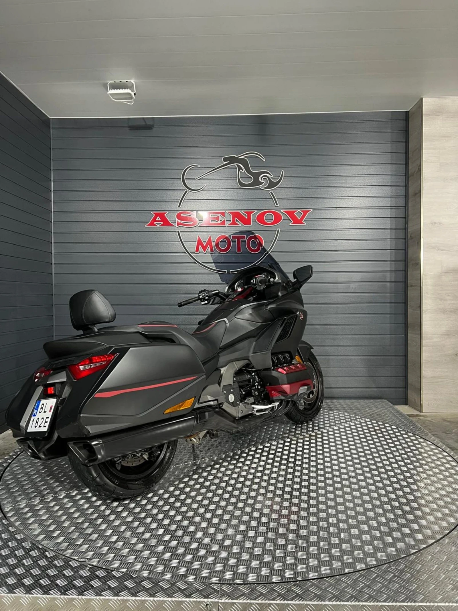 Honda Gold Wing DCT LIMITED EDITION 2020 SILVER SATIN - изображение 5