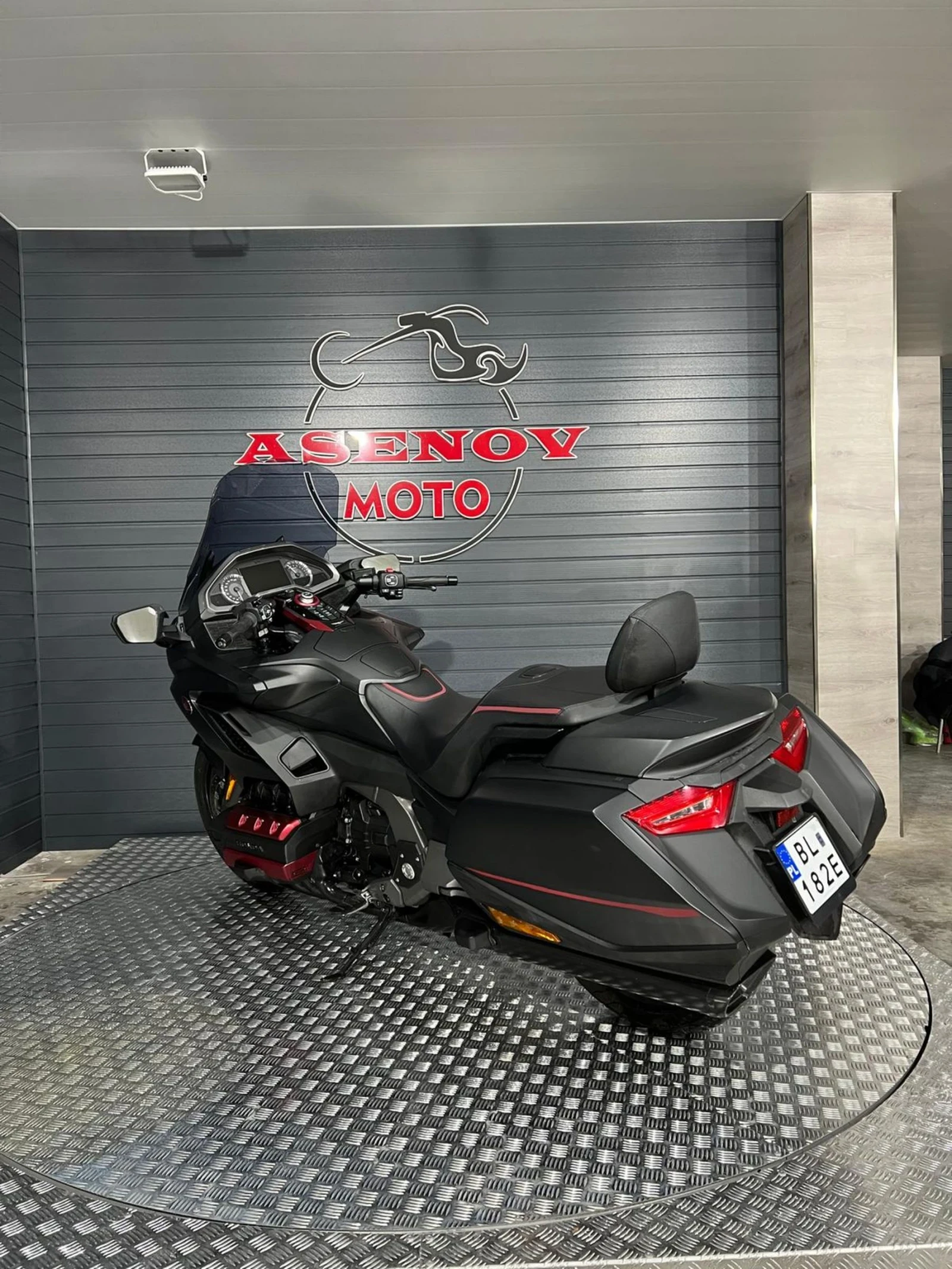 Honda Gold Wing DCT LIMITED EDITION 2020 SILVER SATIN - изображение 3