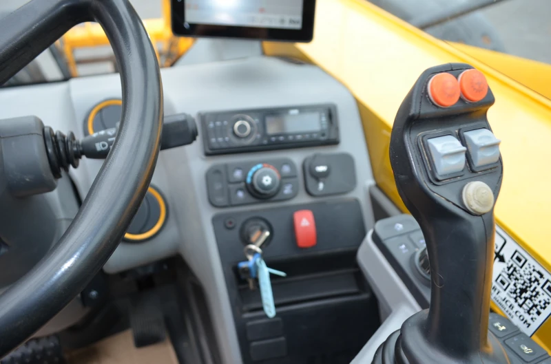 Телескопичен товарач JCB 532-70 Agri Super, снимка 12 - Селскостопанска техника - 52018414