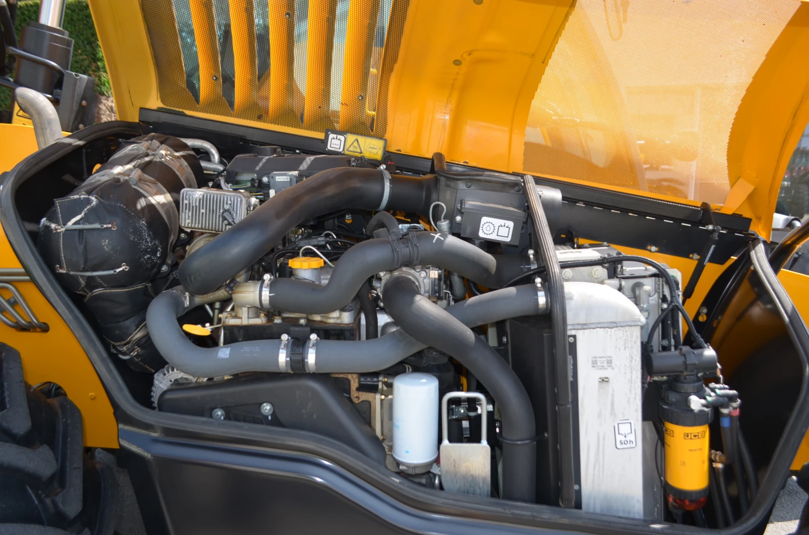 Телескопичен товарач JCB 532-70 Agri Super - изображение 7