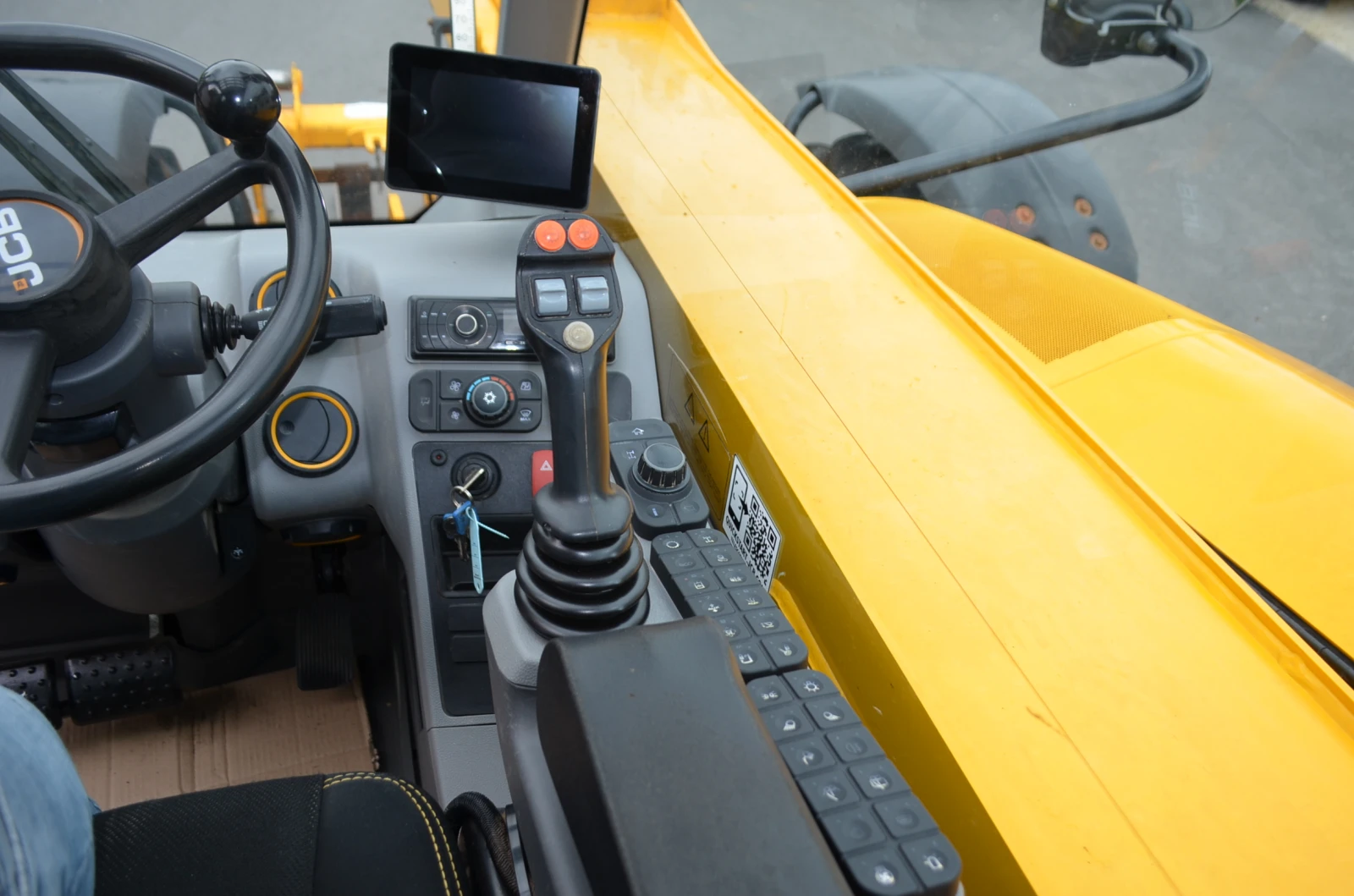 Телескопичен товарач JCB 532-70 Agri Super - изображение 10