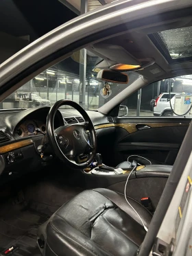 Mercedes-Benz E 320, снимка 5