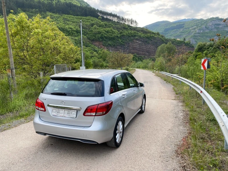 Mercedes-Benz B 180  FACELIFT, снимка 6 - Автомобили и джипове - 48015347