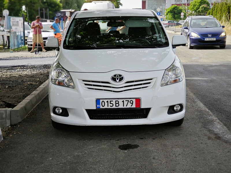 Toyota Verso 1.8-Швейцария, снимка 2 - Автомобили и джипове - 46155799