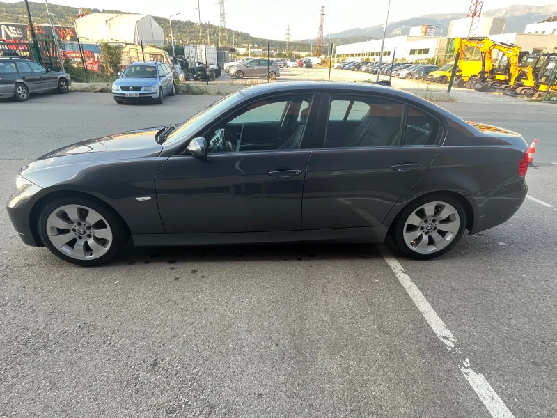 BMW 320 2.0i-150k.c. Futura /Navi., Xenon/, снимка 3 - Автомобили и джипове - 46933841